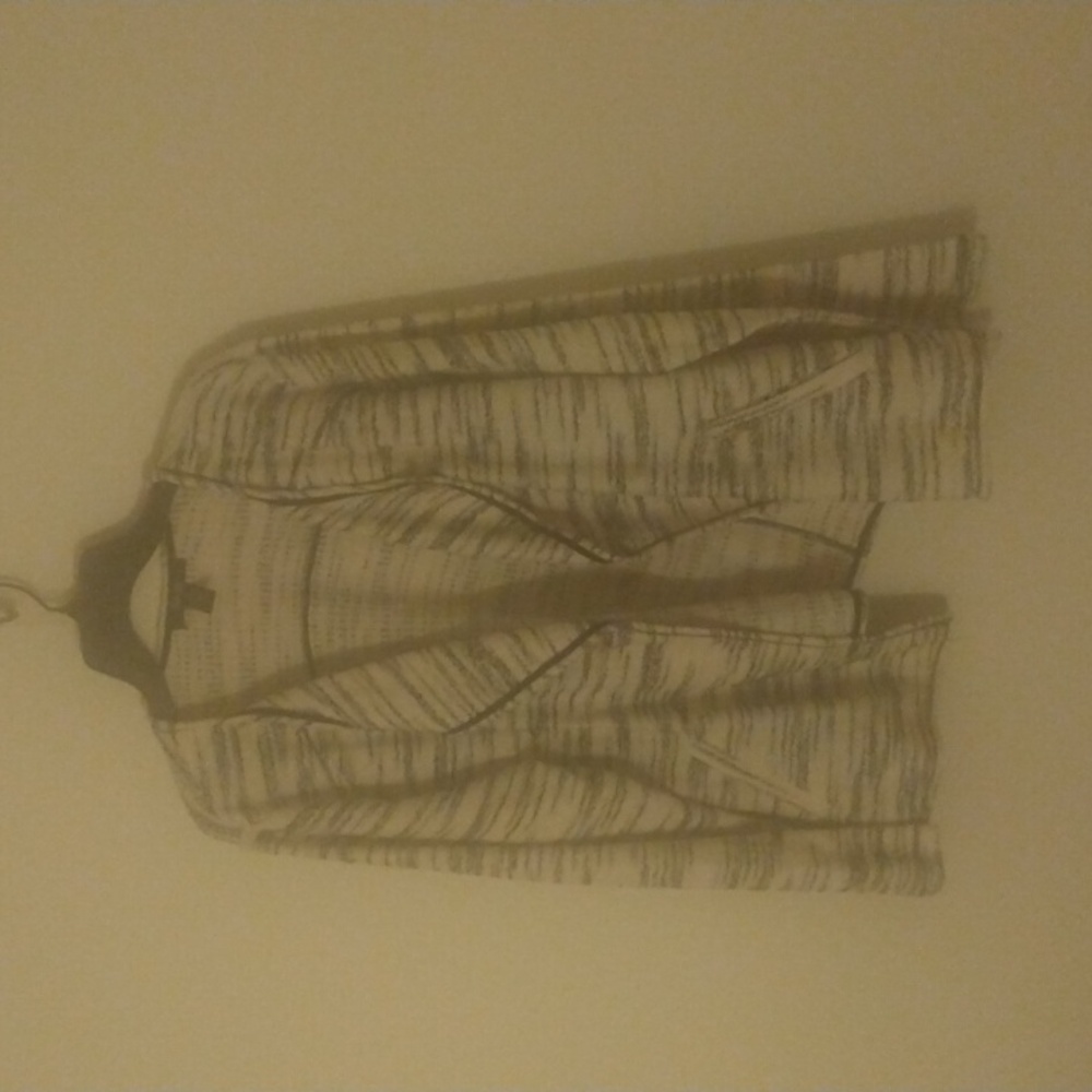 NWOT Pretty Style and Company sweater jacket